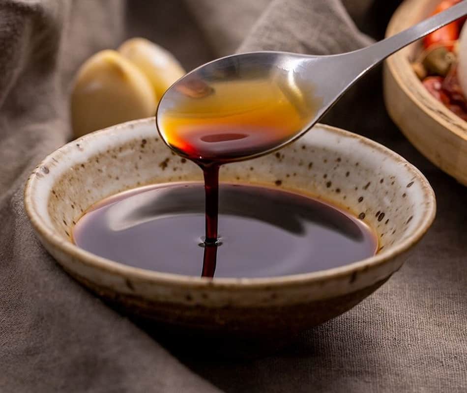 شیره خرما محلی تهیه شده از خرمای تازه و مرغوب
